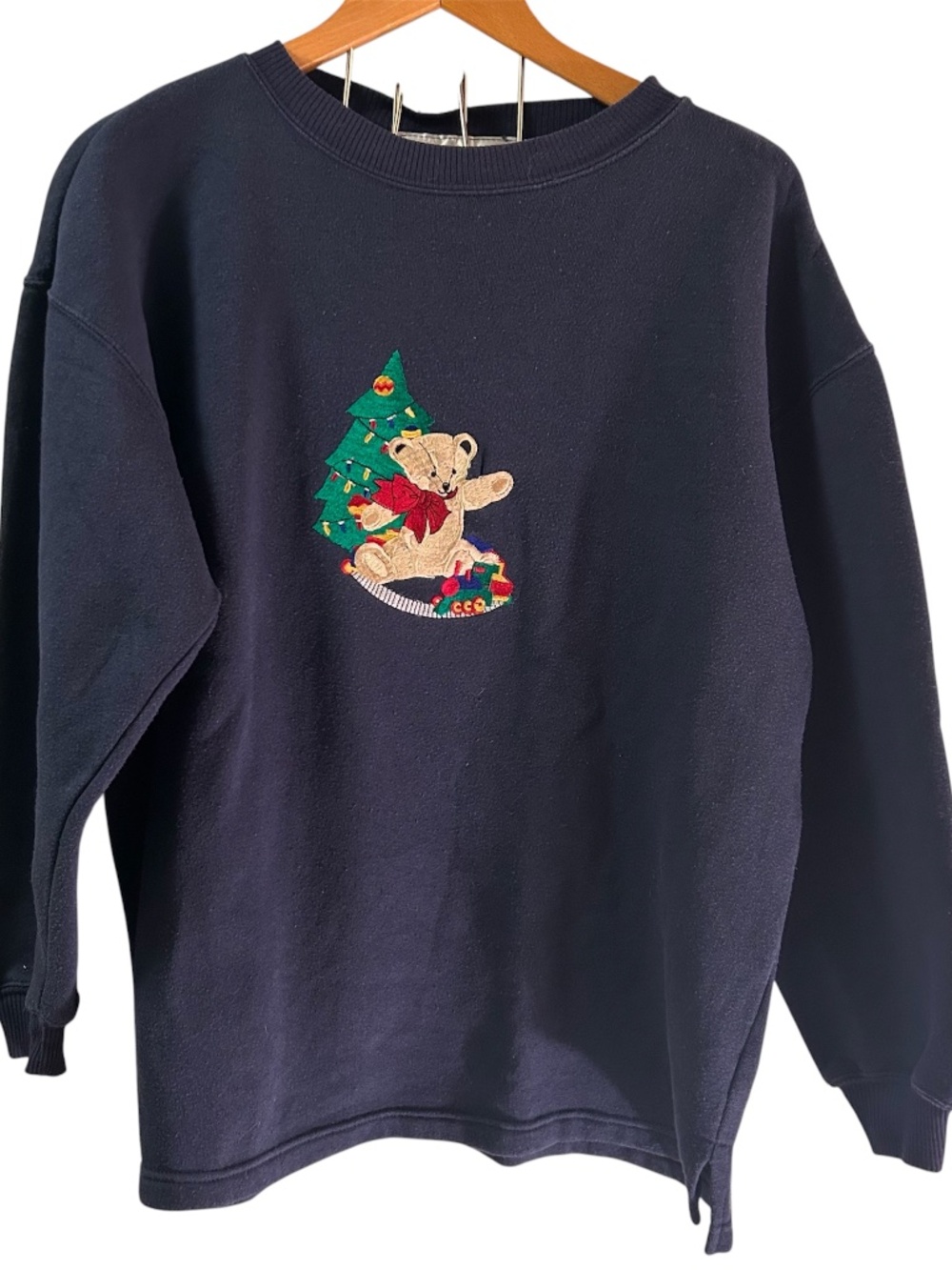 Vintage Needle & Thread Embroidered Christmas Teddy Bear Sweatshirt Size L